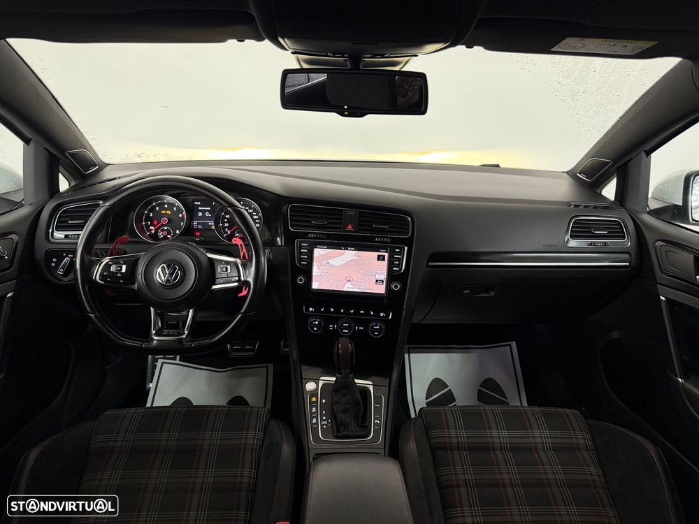 VW Golf GTI Performance BlueMotion DSG - 4