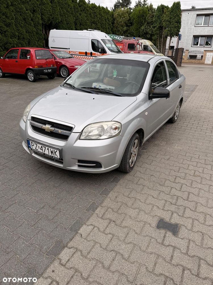 Chevrolet Aveo - 12