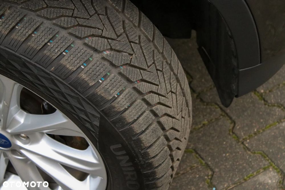 Ford Kuga 2.0 TDCi FWD Titanium - 40