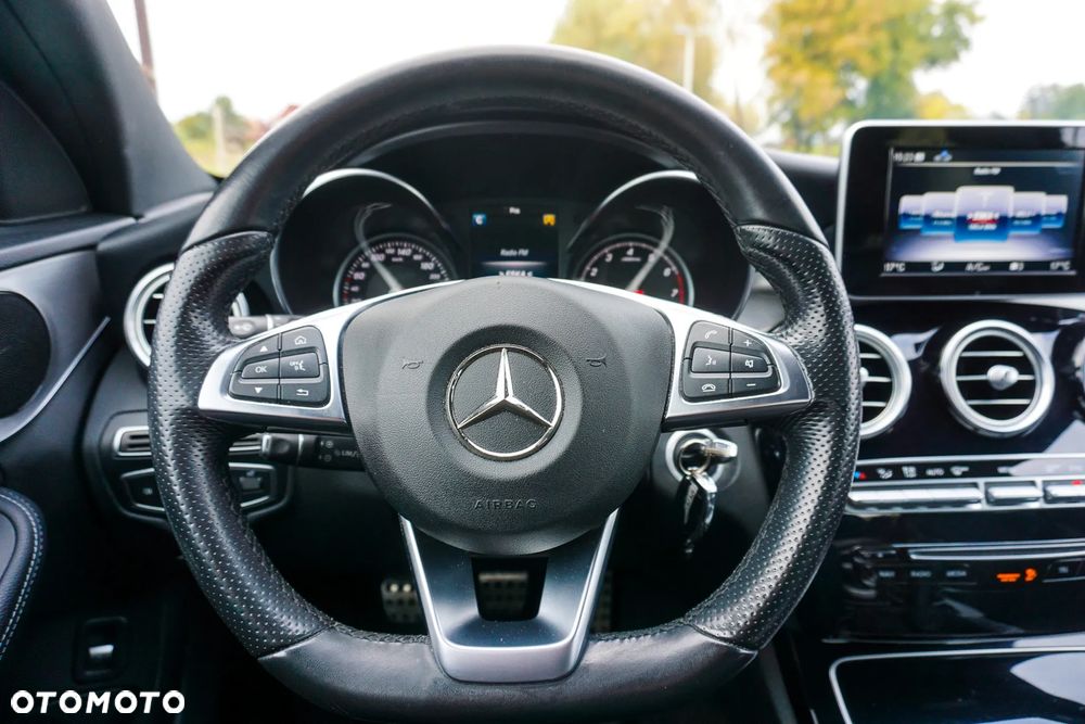 Mercedes-Benz Klasa C 180 AMG Line - 32