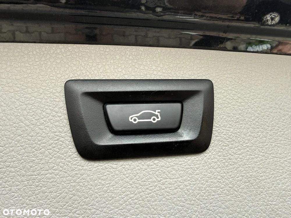 BMW Seria 3 318d - 12