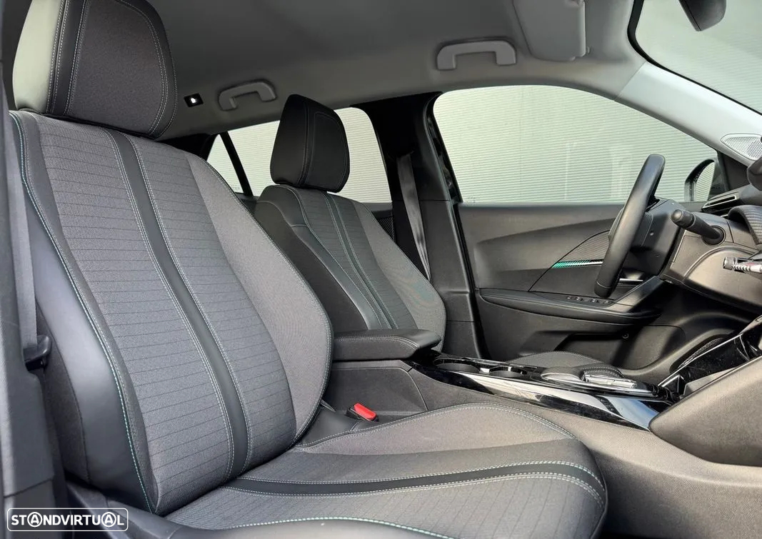 Peugeot e-2008 50 kWh Allure - 4