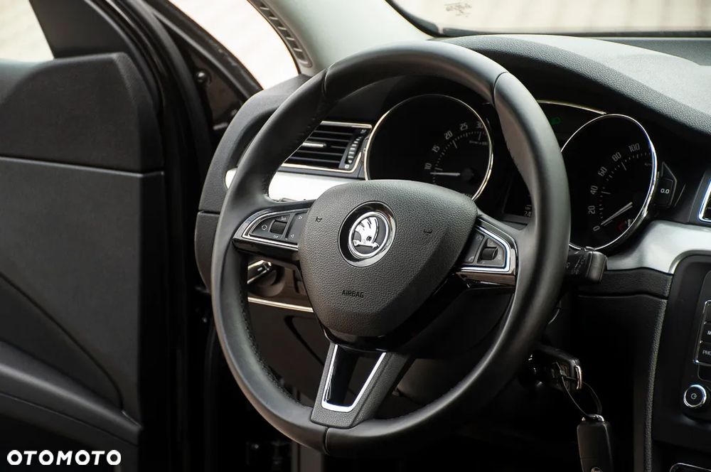 Skoda Superb 2.0 TDI Green tec DSG Elegance - 29
