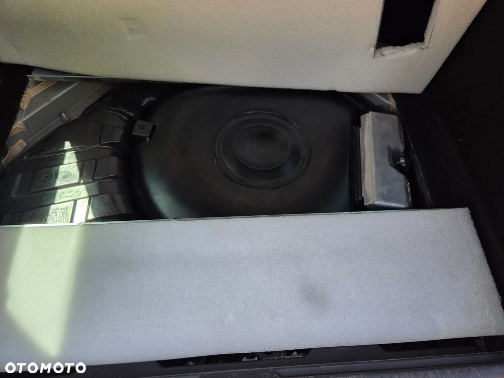 Renault Scenic 1.6 16V 110 LIMITED - 36