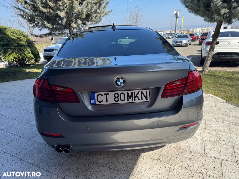 BMW Seria 5 520d Aut. Luxury Line - 14