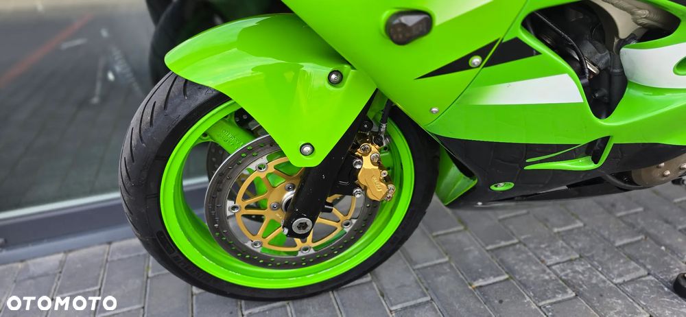 Kawasaki ZX - 28