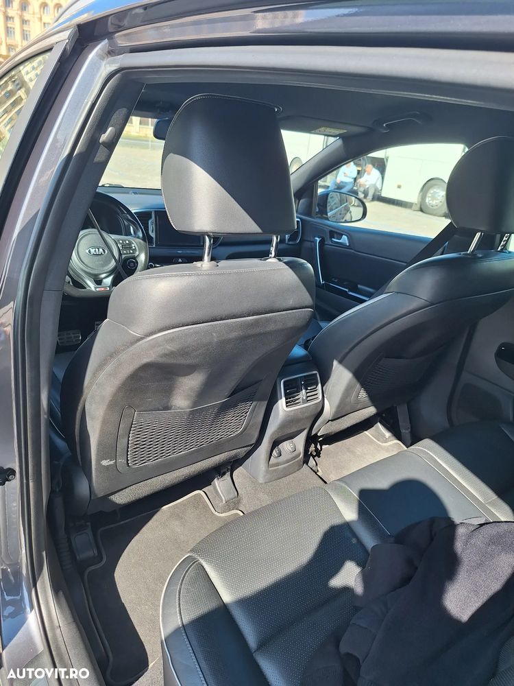 Kia Sportage 2,0 CRDI AWD Aut. GT Line - 4