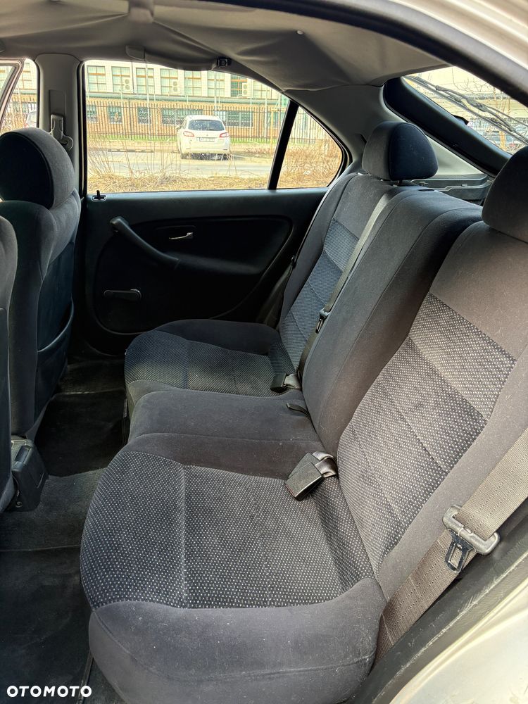 Honda Civic 1.4i S - 7