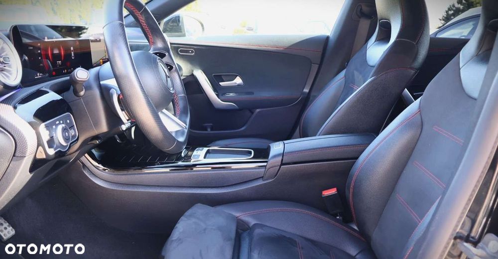 Mercedes-Benz CLA - 12