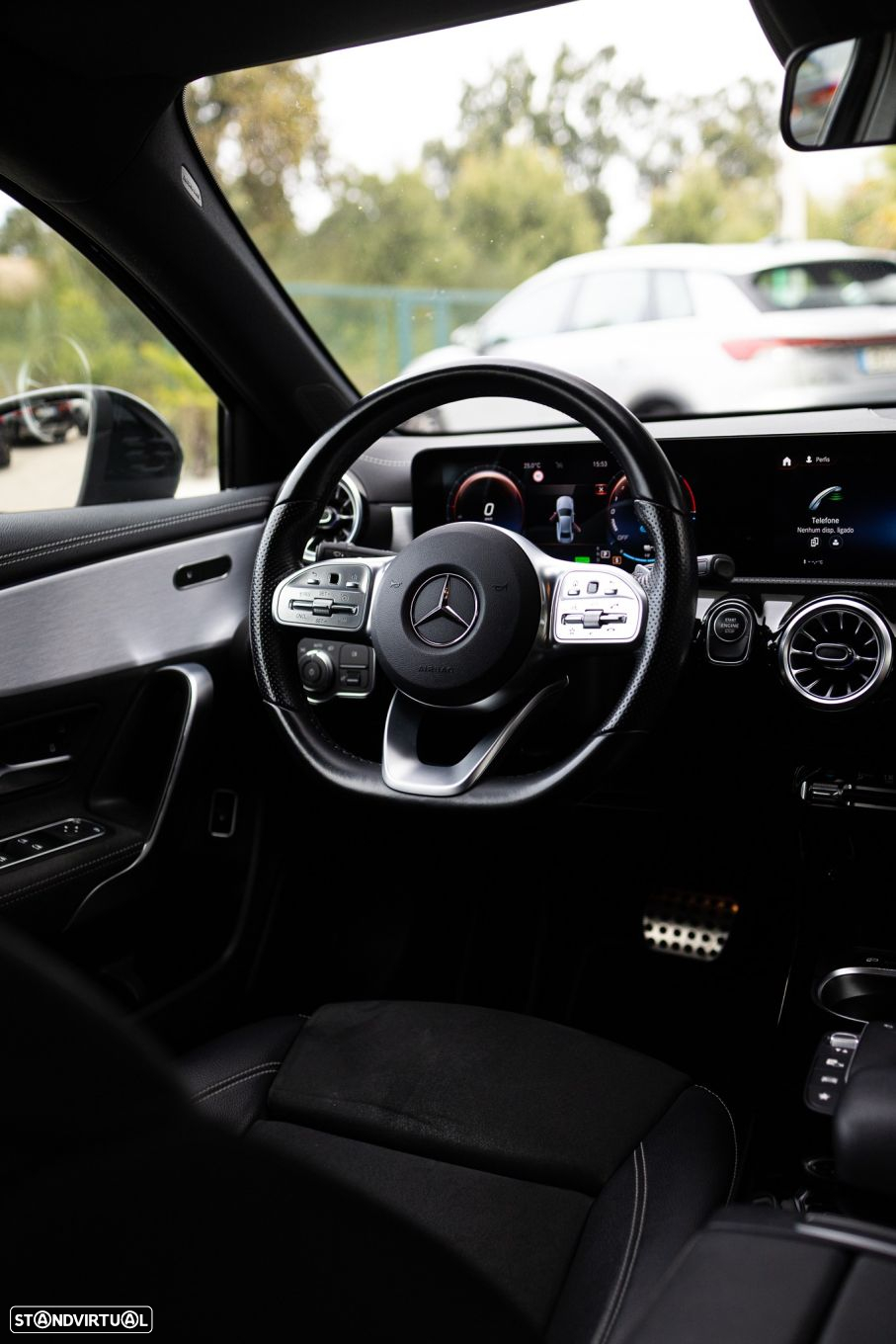 Mercedes-Benz A 250 Limousine e AMG Line - 2