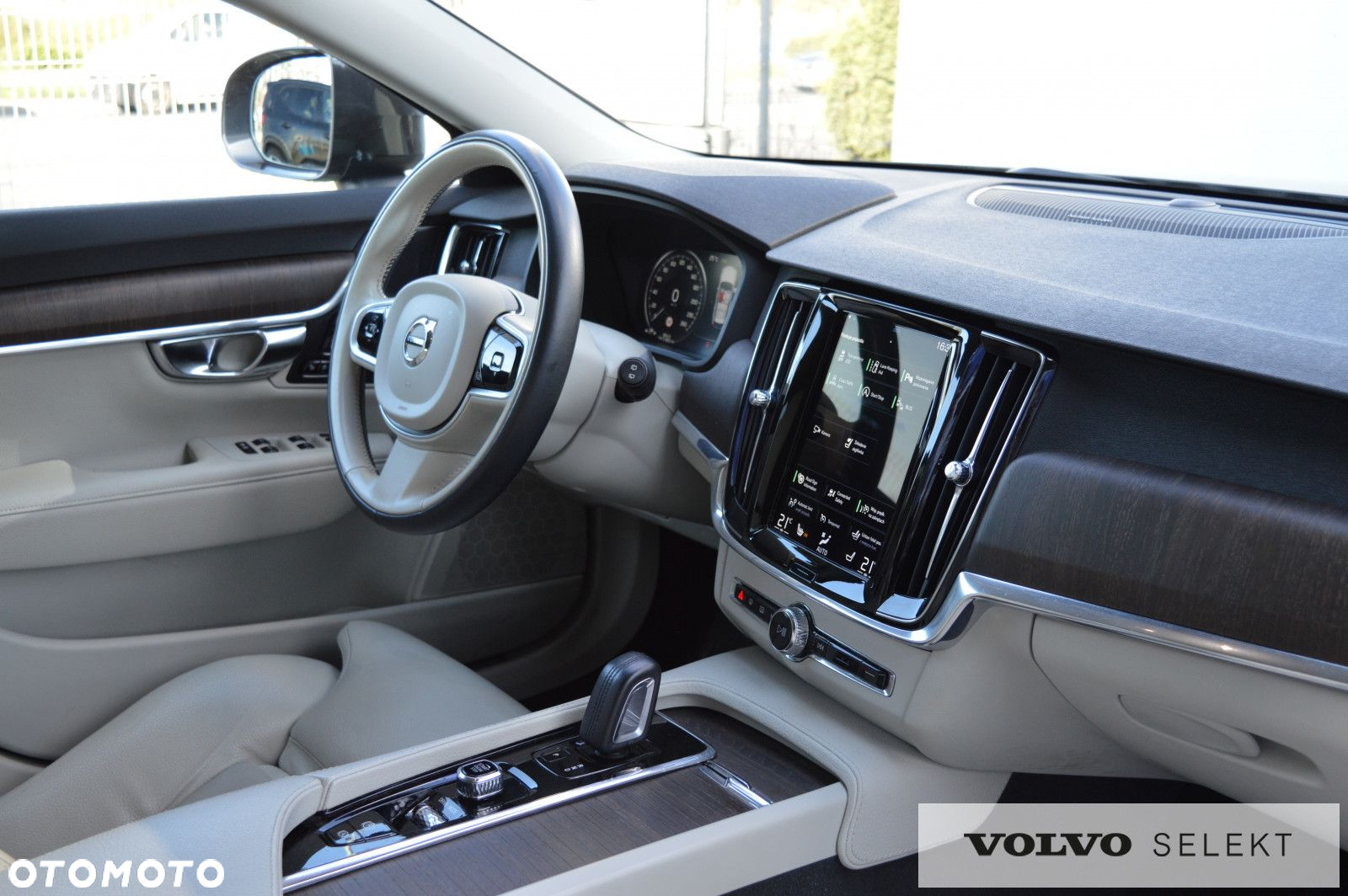 Volvo V90 Cross Country - 27