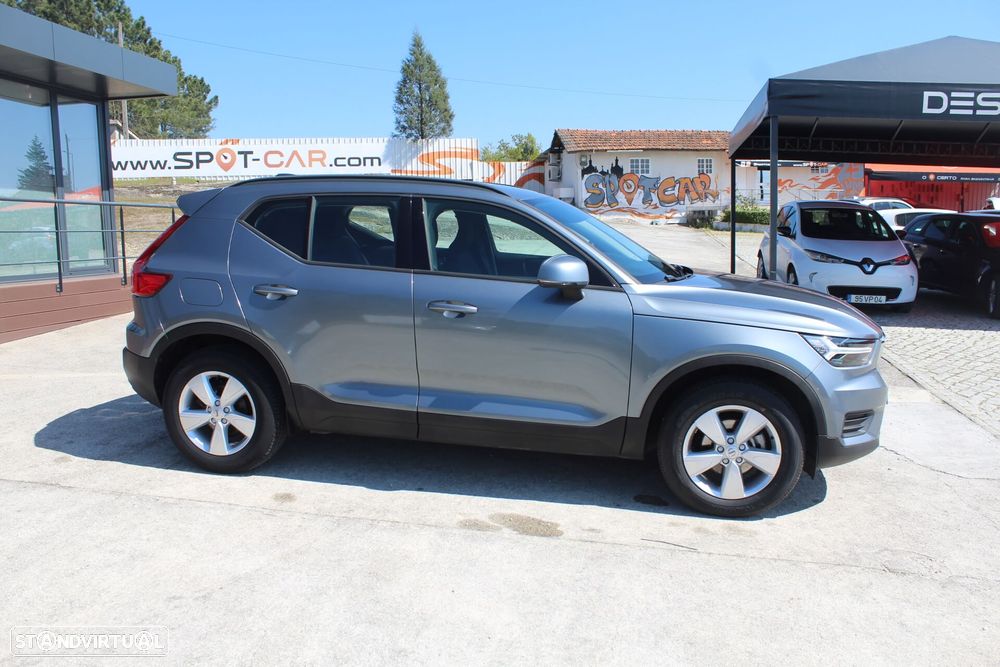 Volvo XC 40 1.5 T3 Momentum Tech Edition - 3