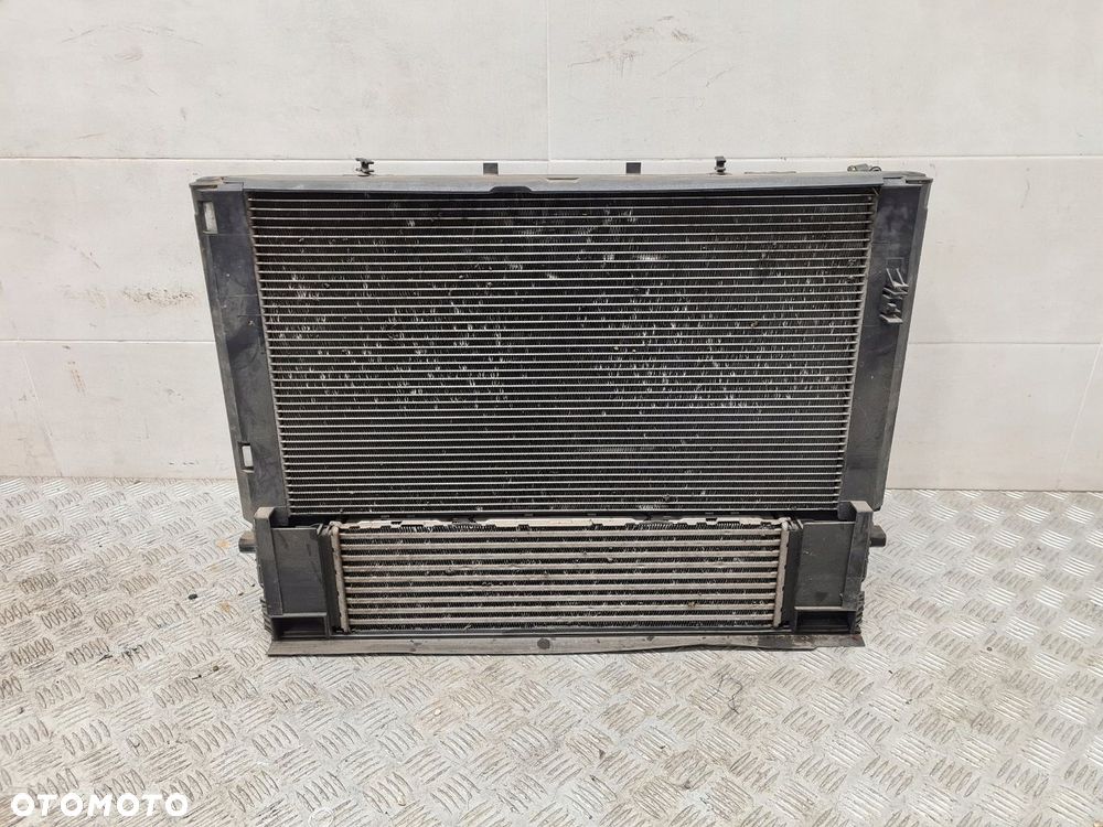 BMW F20 F21 118D CHŁODNICE WENTYLATOR 6804722 8585732 7600530 - 2