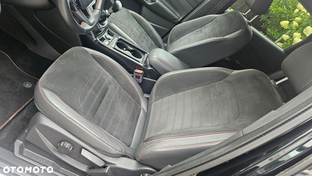 Ford Kuga 2.0 TDCi 2x4 ST-Line - 18