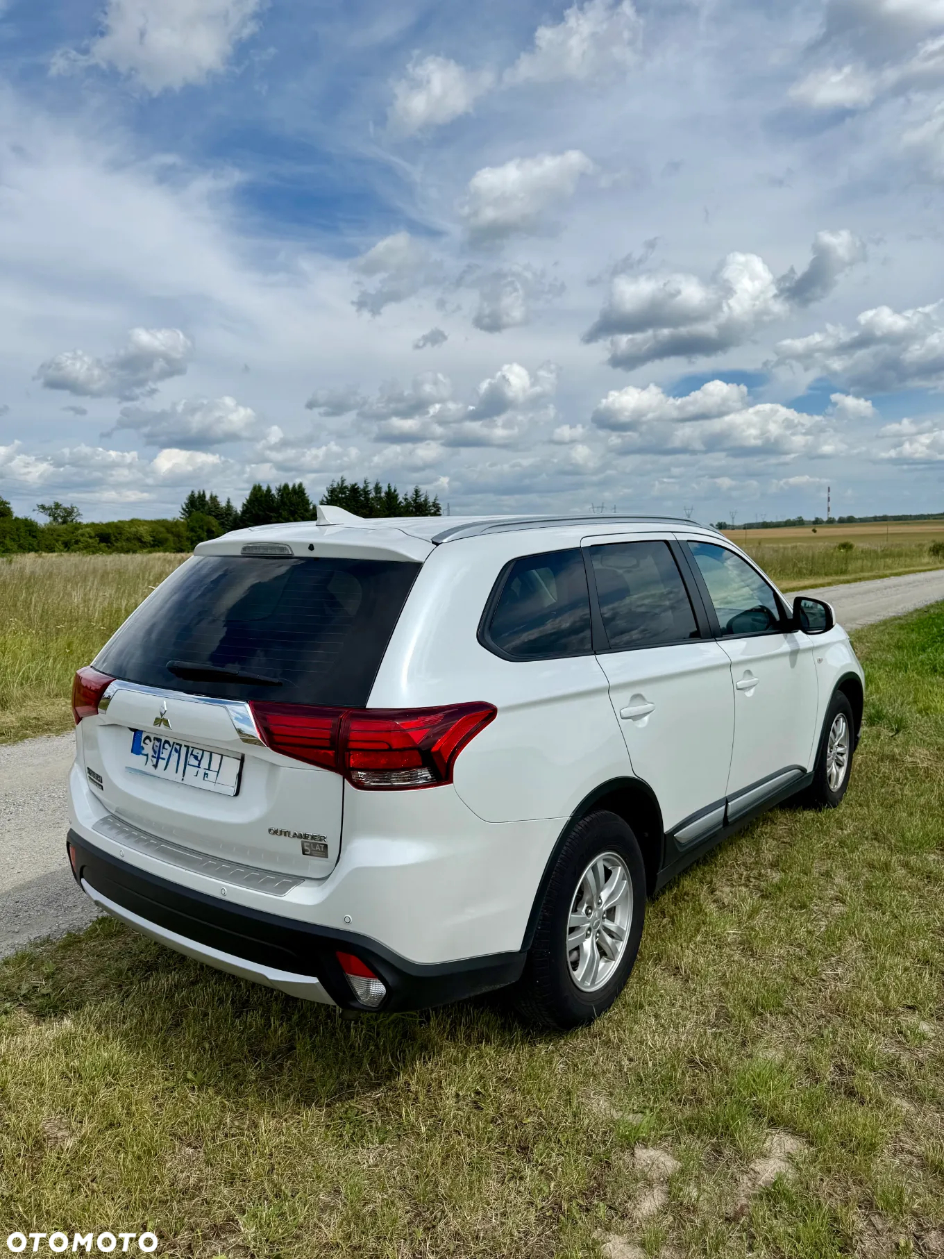 Mitsubishi Outlander 2.0 Invite + 2WD - 6