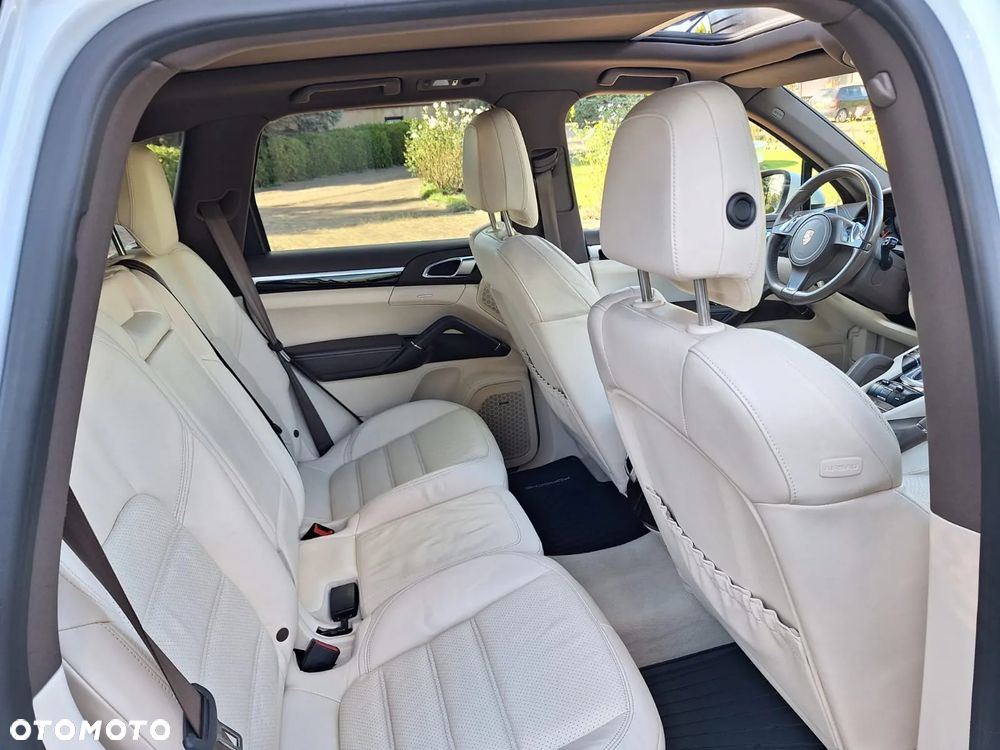 Porsche Cayenne - 17