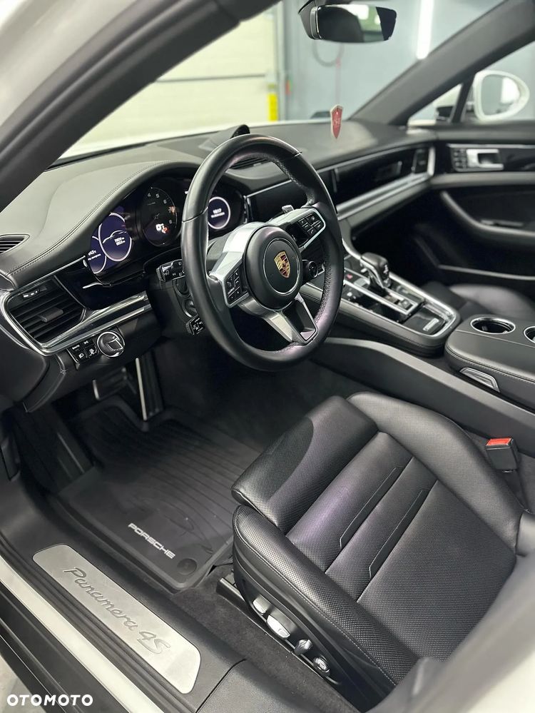 Porsche Panamera 4S - 5