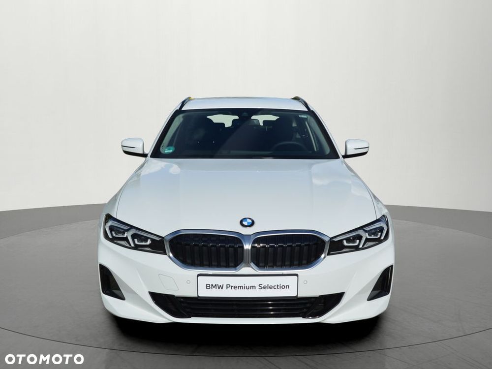 BMW Seria 3 318d mHEV - 9