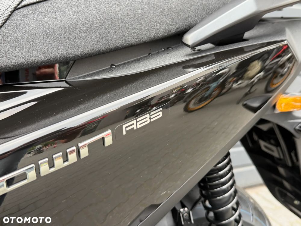 Kymco Skytown - 4
