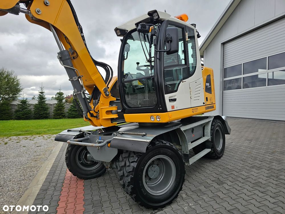 Liebherr A 912 Compact - 13