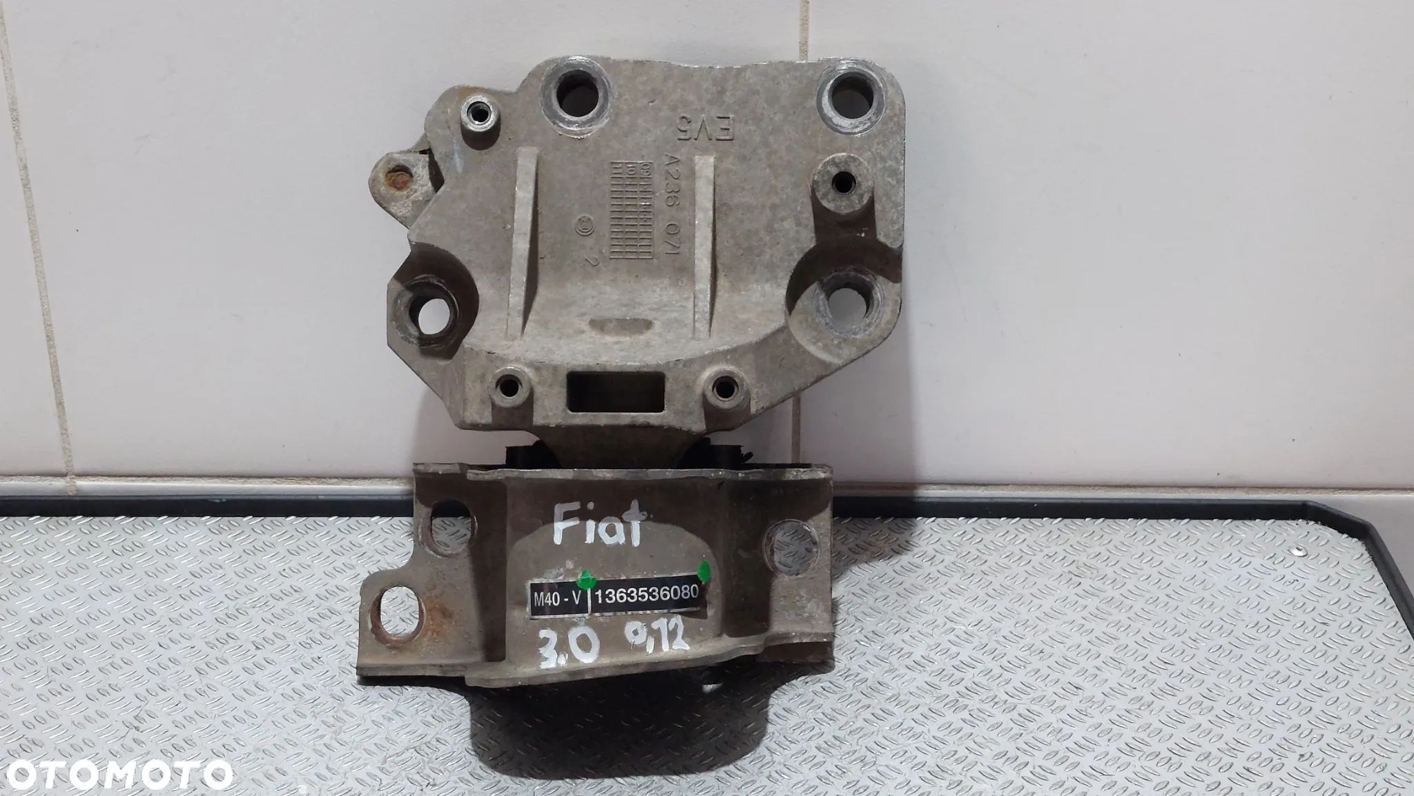 ŁAPA PODUSZKA SILNIKA FIAT DUCATO 3,0 R2012 NR 1363536080 - 1