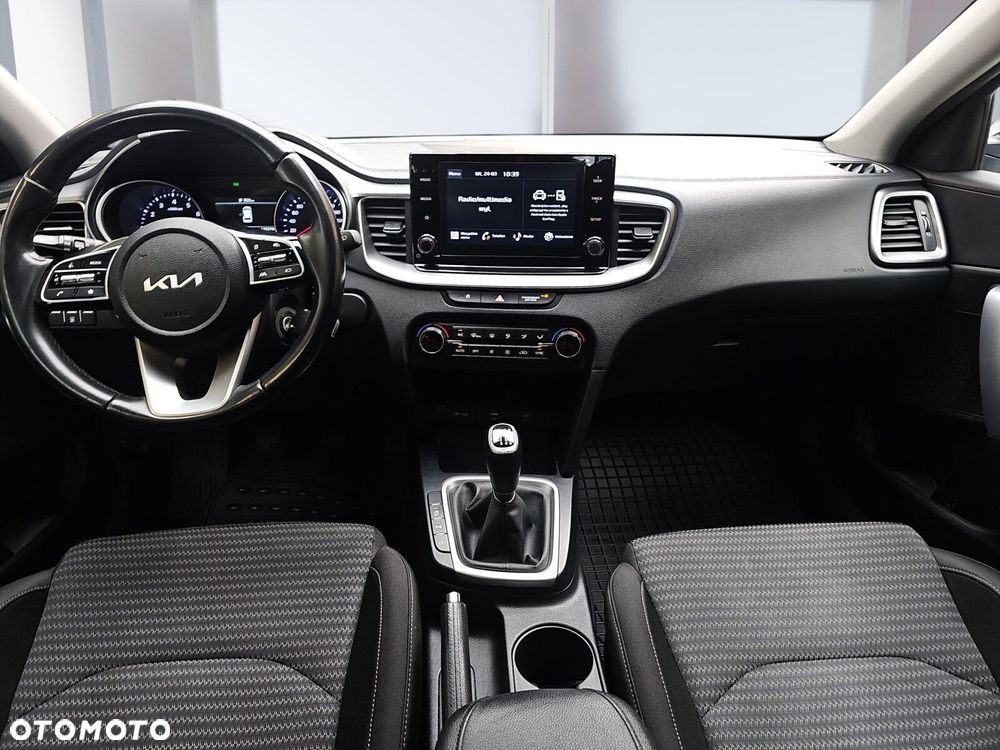 Kia Ceed 1.5 T-GDI M - 8