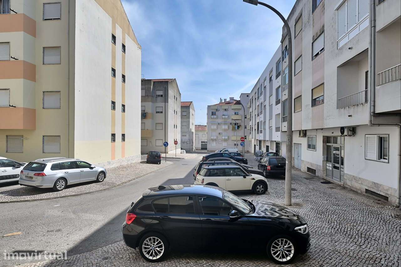 Apartamento T2 | Central | Baixa da Banheira - Grande imagem: 2/19