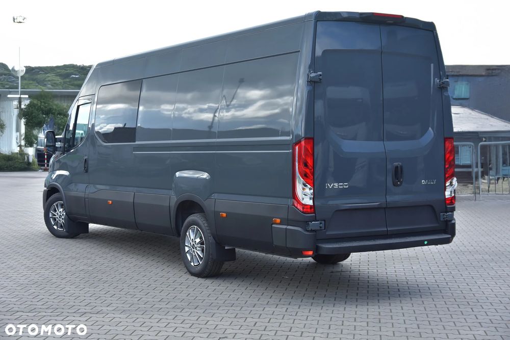 Iveco Daily 35S18 180km zabudowa brygadowa 7osobowy MOBILCAR - 3