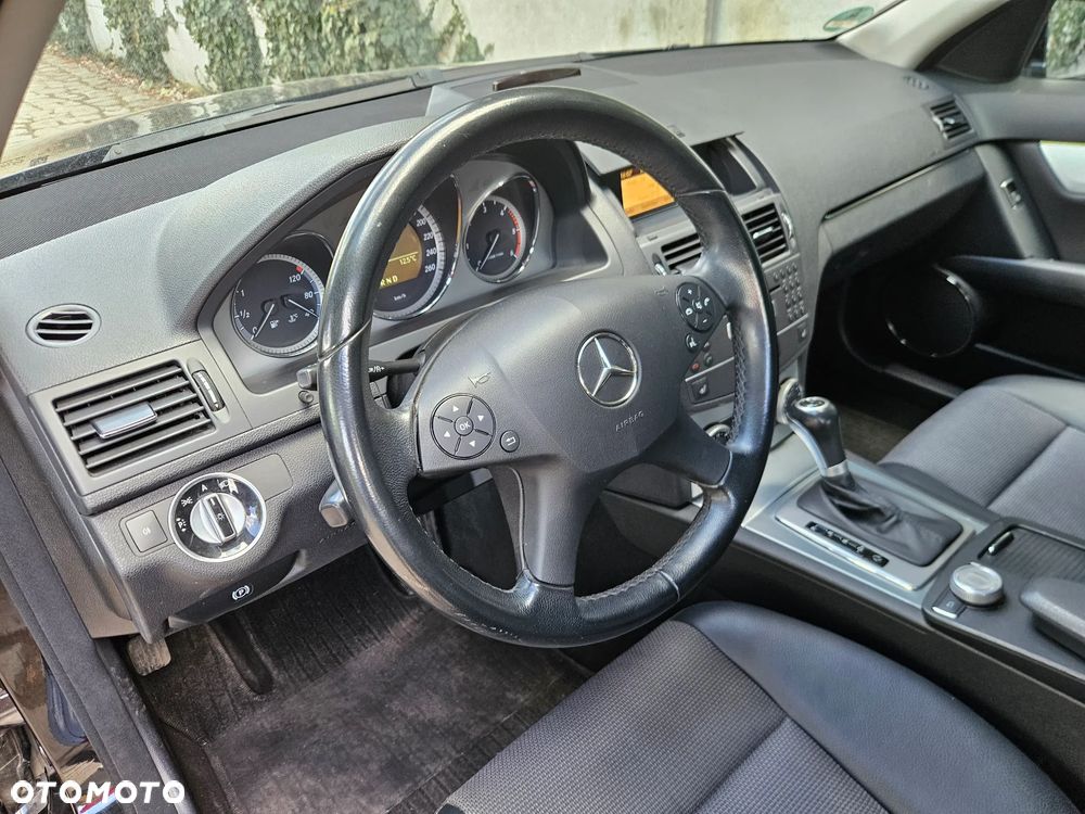 Mercedes-Benz Klasa C 220 CDI DPF Automatik BlueEFFICIENCY Avantgarde - 11