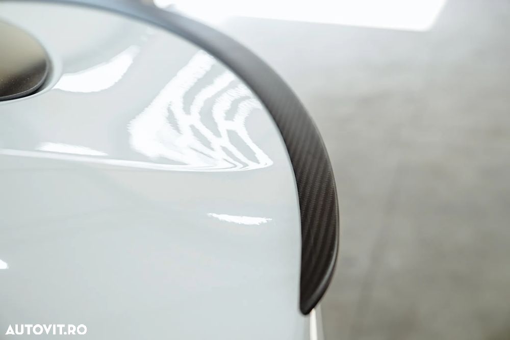 Tesla Model Y - 26
