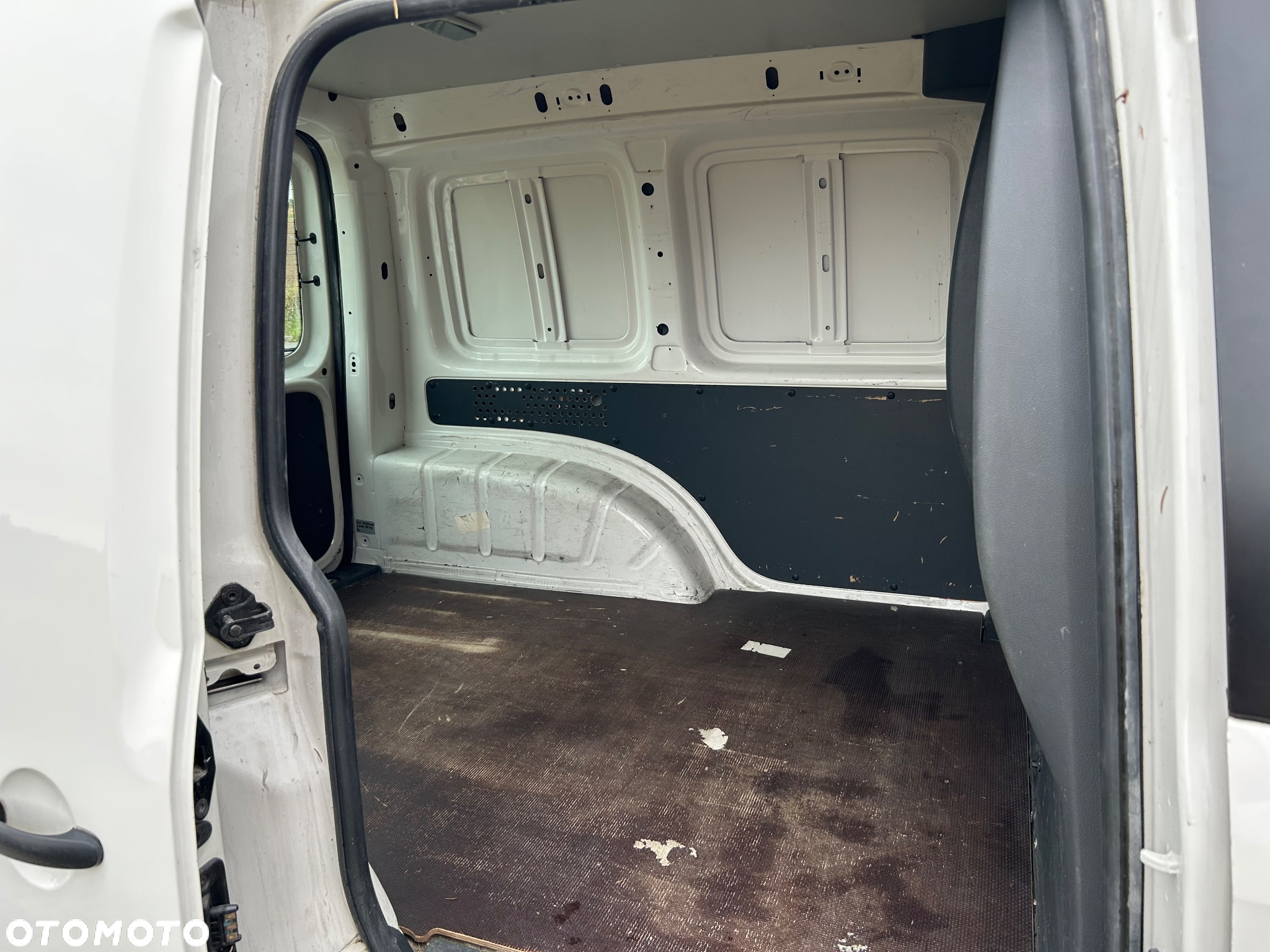 Volkswagen Caddy - 12