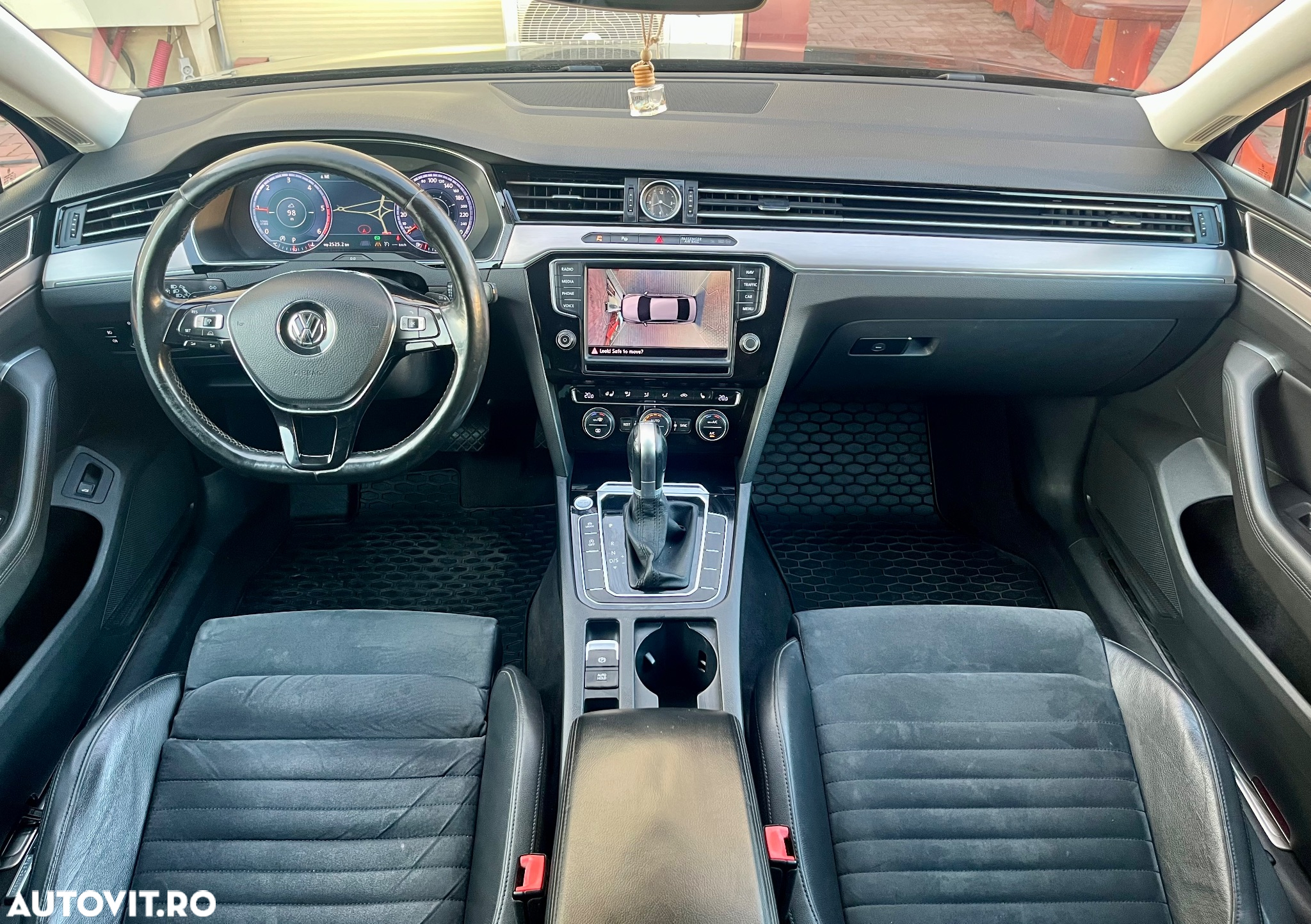 Volkswagen Passat 2.0 TDI DSG Highline - 15