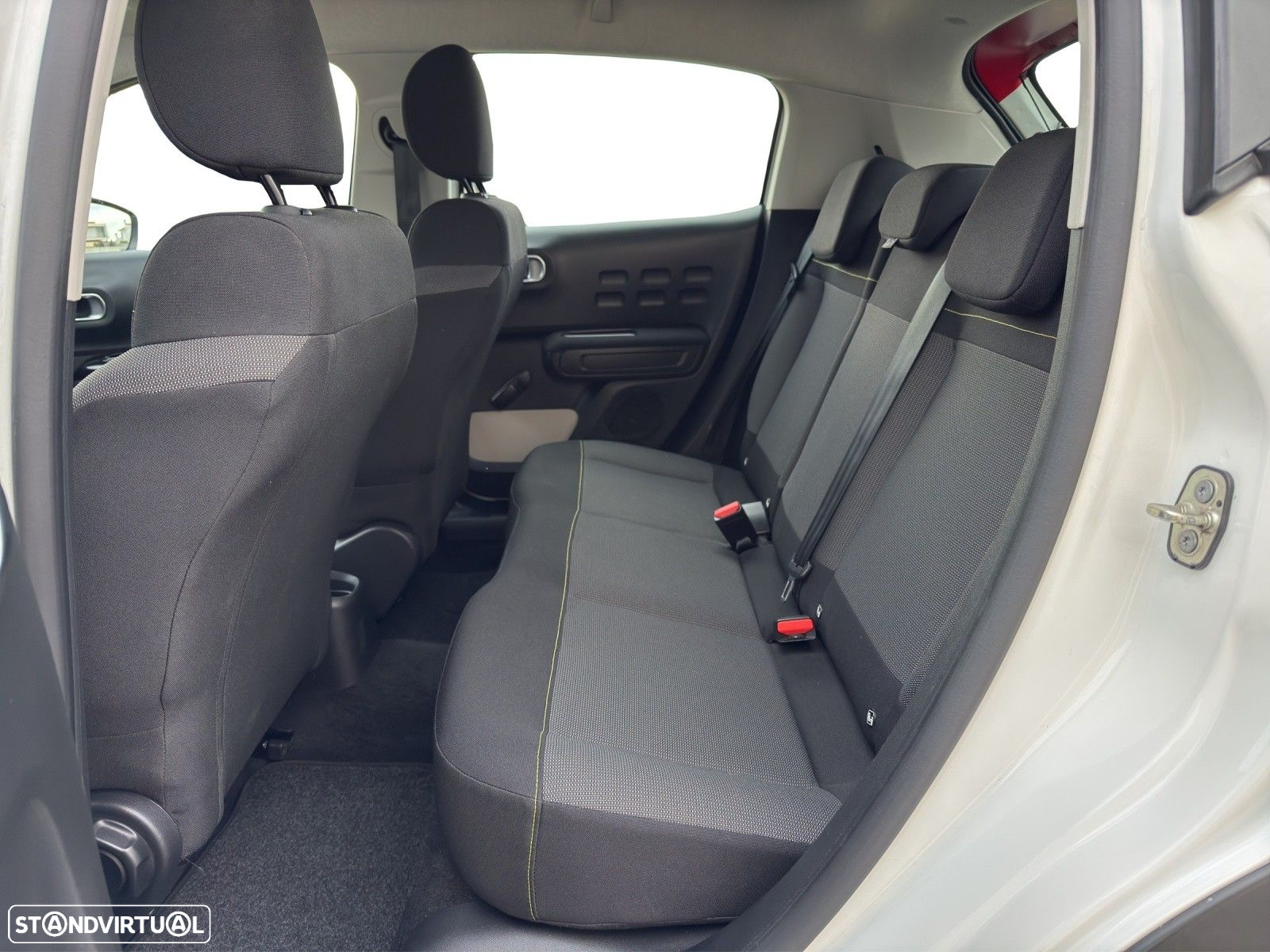 Citroën C3 1.2 PureTech Shine EAT6 - 11