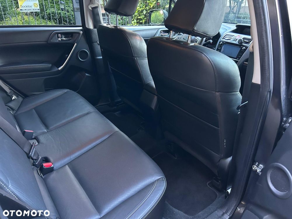 Subaru Forester 2.0 XT Platinum Lineartronic - 12