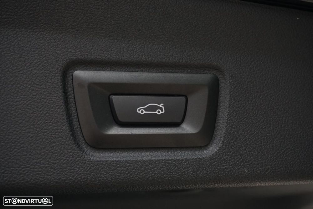 BMW i4 eDrive40 - 19