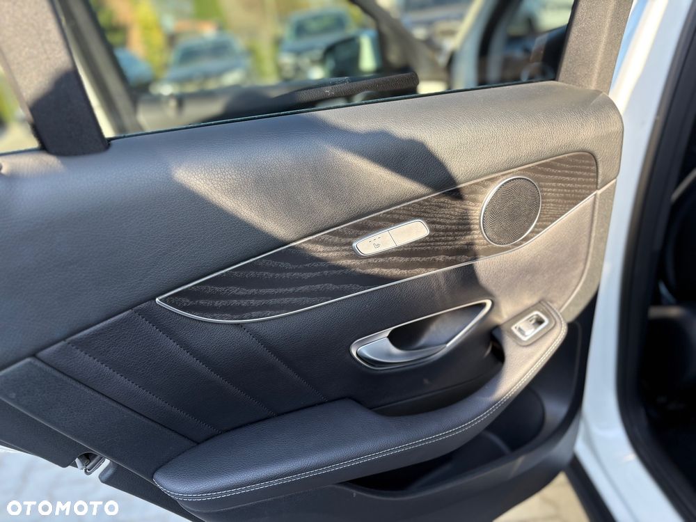 Mercedes-Benz GLC - 30