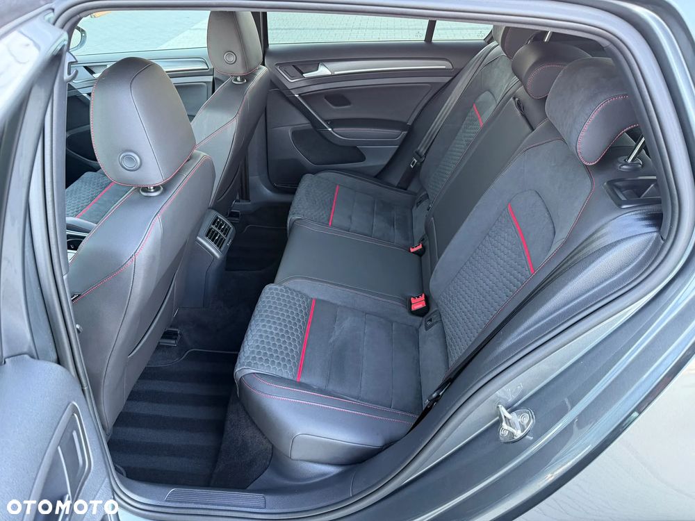 Volkswagen Golf GTI (BlueMotion Technology) DSG Performance - 28