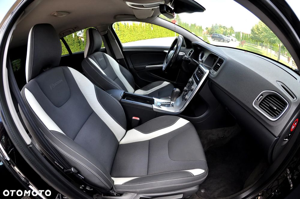 Volvo V60 D3 Geartronic RDesign - 24