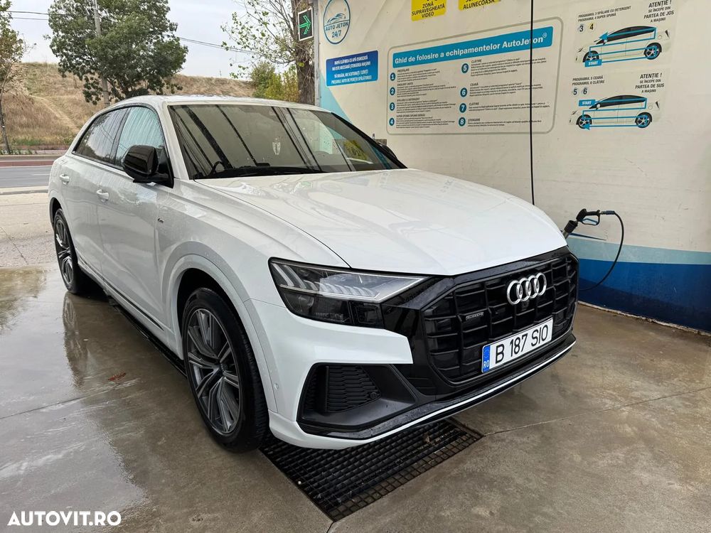 Audi Q8 - 1