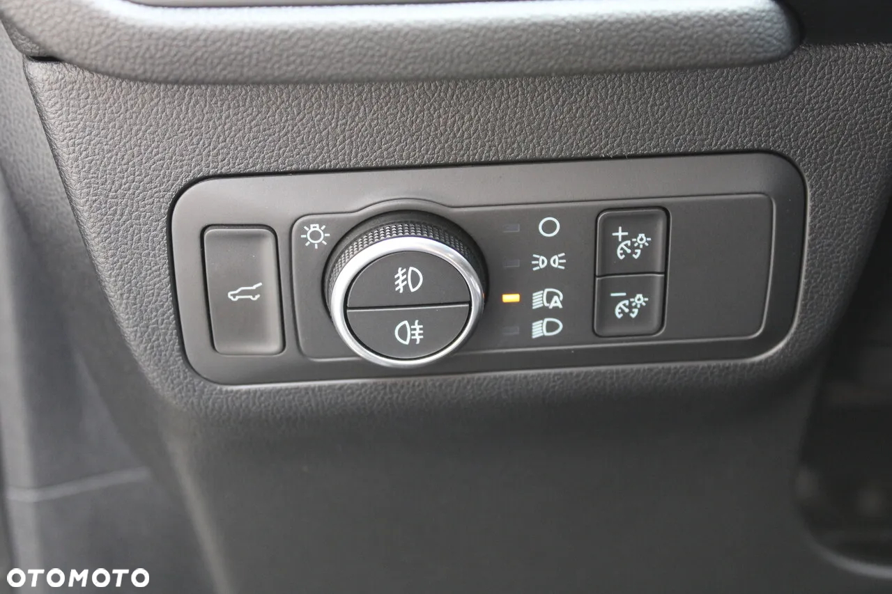 Ford Kuga 2.5 Duratec FHEV 4x4 ST-LINE - 28