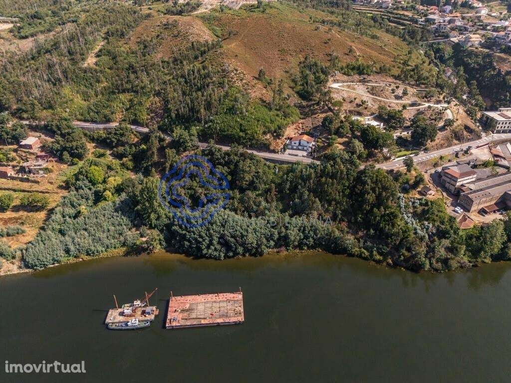 Terreno Foz do Sousa à margem do rio Douro com viabilidade de construç - Grande imagem: 3/26