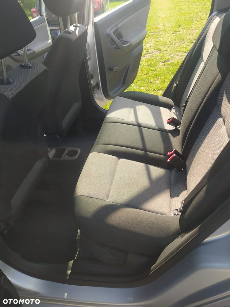 Skoda Fabia 2008 photo 5