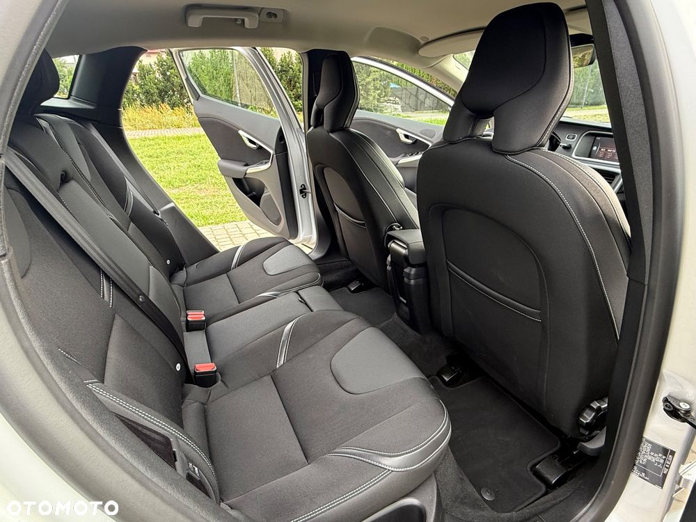 Volvo V40 T2 Drive-E Momentum - 9
