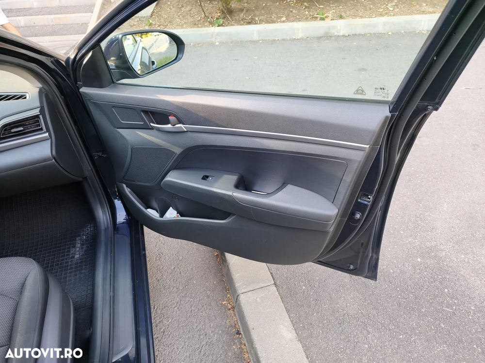 Hyundai Elantra 1.6 MPi Comfort - 21