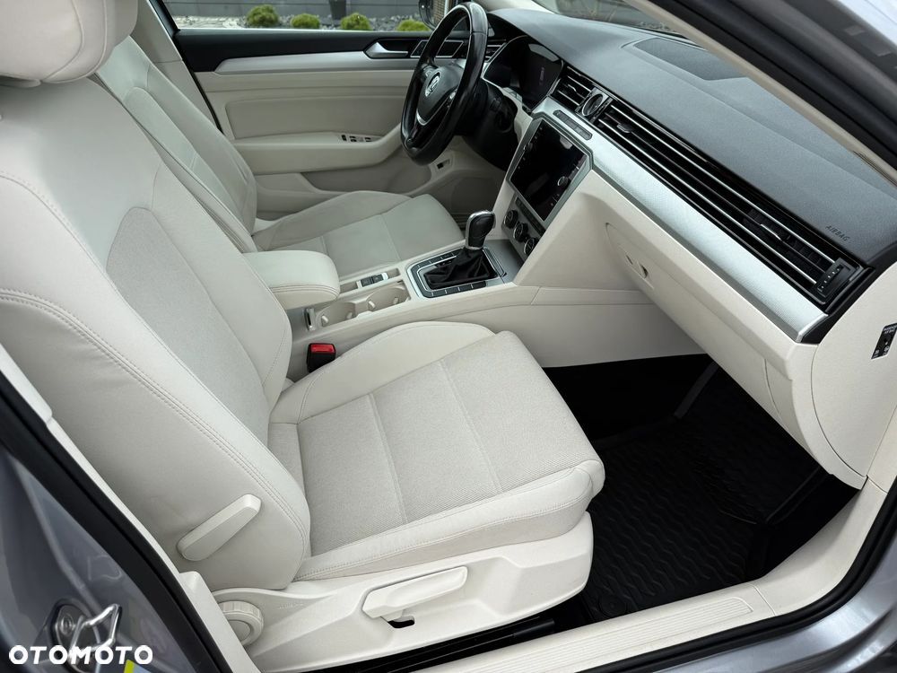 Volkswagen Passat 2.0 TDI (BlueMotion Technology) DSG Highline - 28