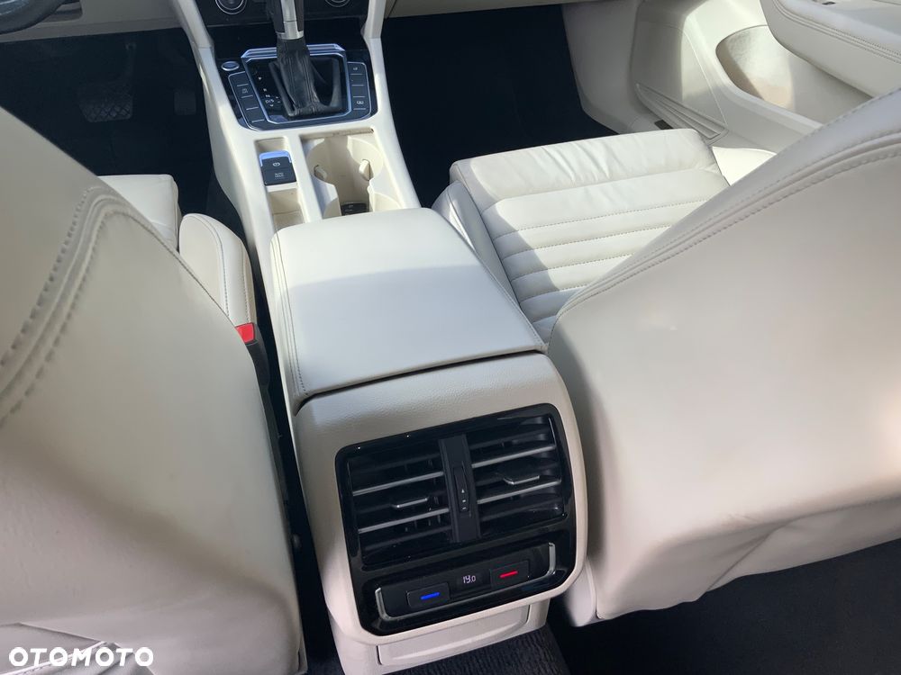 Volkswagen Passat - 6