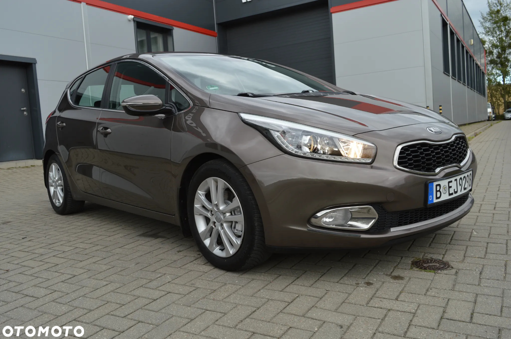 Kia Ceed 1.6 GDI DCT Vision - 12