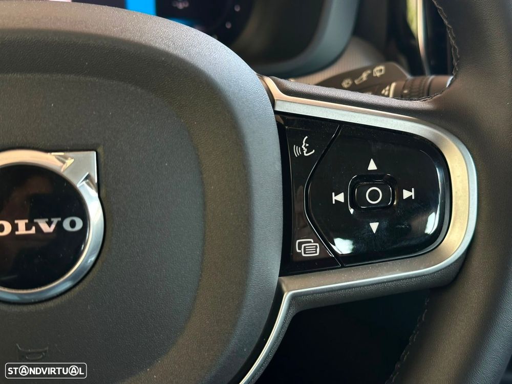 Volvo XC 60 2.0 T6 PHEV Core AWD - 17
