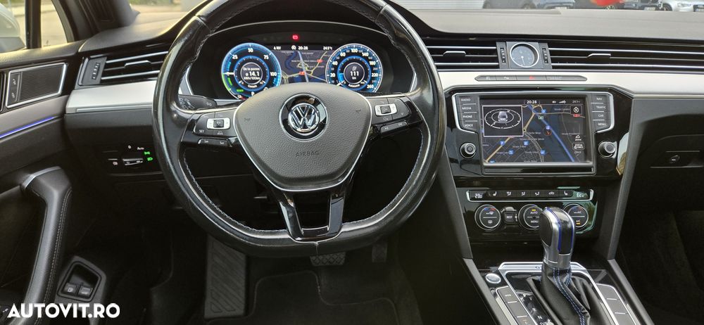 Volkswagen Passat - 5