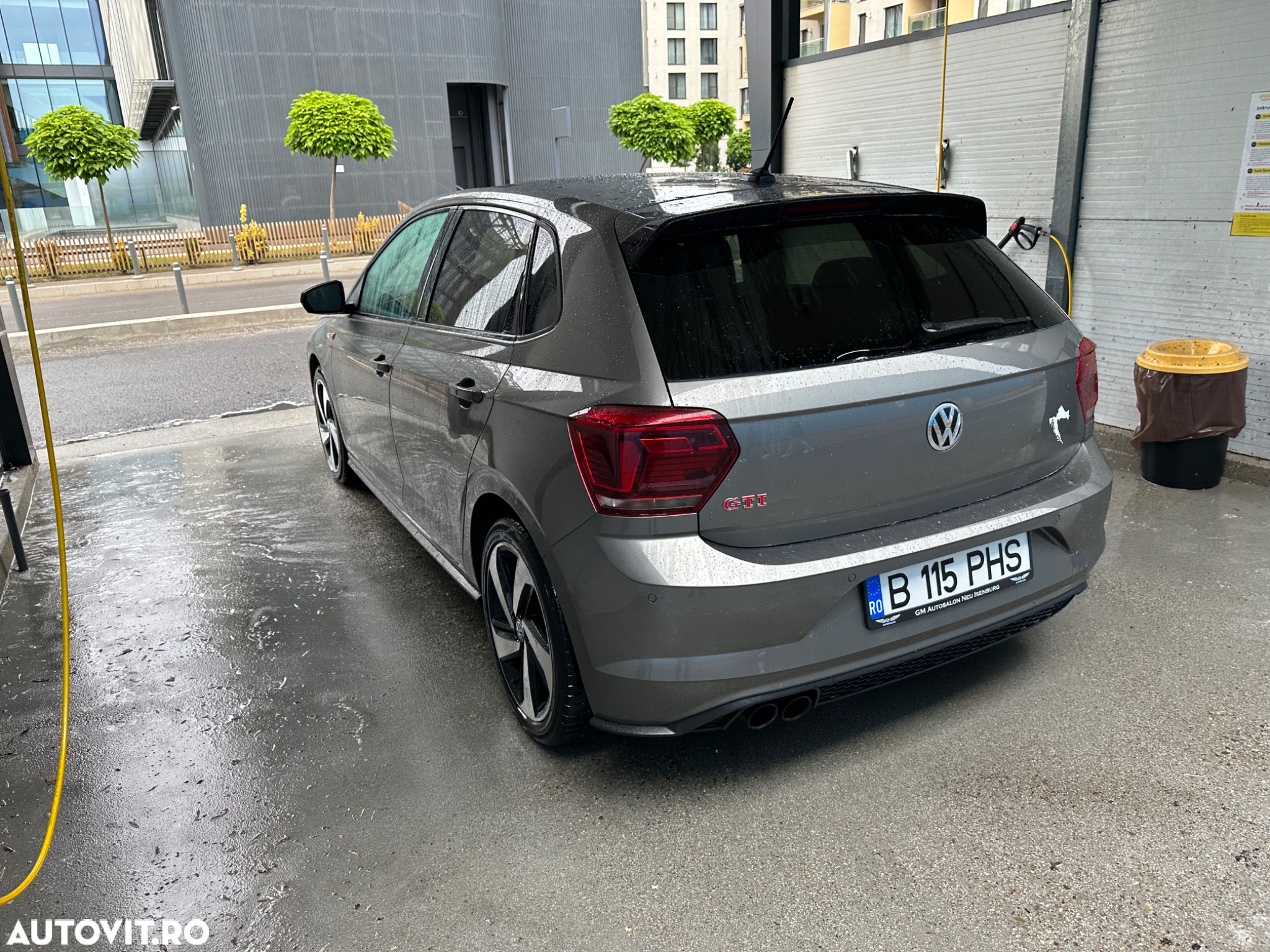 Volkswagen Polo 2.0 TSI DSG GTI - 4